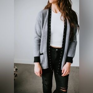 PEARL Accent Cardigan - EUC